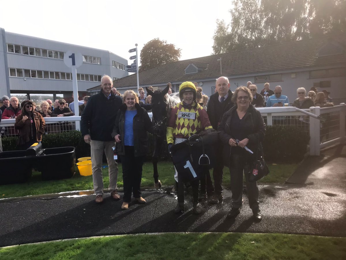 Delighted to get this fella’s head back in front today <a href="/NewtonAbbotRace/">Newton Abbot Races</a>. Umbrigado wins for the 7th time in his career under <a href="/tommyscu/">Tom Scudamore</a> #30 🥇