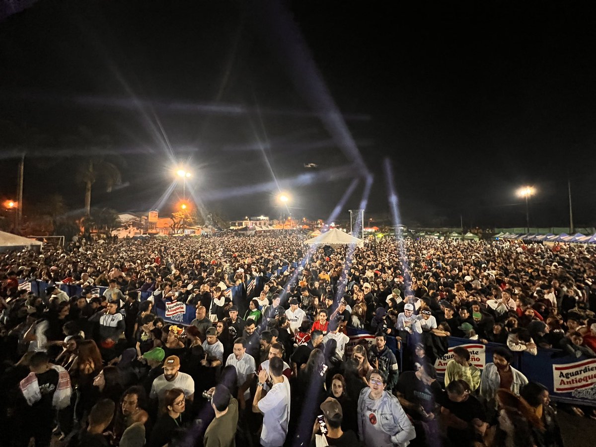 Cabal Fest brilló por el respeto, la sana convivencia, la paz y la buena música alternativa.

¡Gracias totales muchachos, la rompieron!

Agradecimiento también a nuestras bandas locales, regionales y a los invitados 2022 @AlcolirykoZ <a href="/LosPetitFellas/">· LosPetitFellas ·</a> <a href="/Superlitio/">S U P E R L I T I O</a> <a href="/CanalonT/">CanalondeTimbiqui</a>