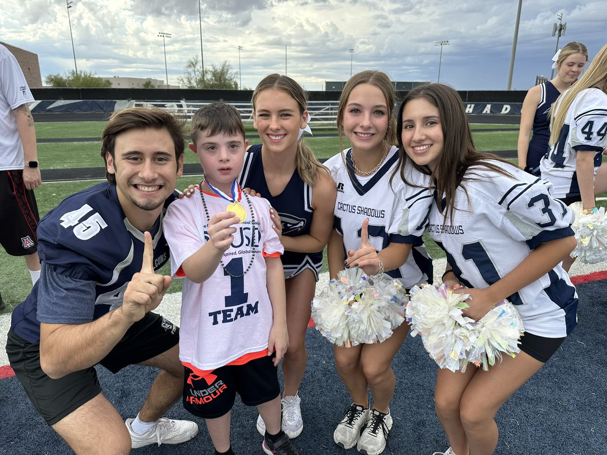 cort_monroe's tweet image. Proud Superintendent morning! One Team Day celebrating all our CCUSD students and families at Falcon Field this morning with CSHS Football, Pom, Cheer &amp;amp; staff and families. Victory! One team! @CSHS_Falcons @CaveCreekUSD93 @CSHSAthletics1 @CSHS_Pom @CS_Cheerleading