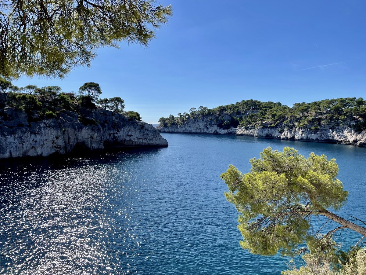 astro_meganne's tweet photo. Et aujourd’hui #LesCalanques https://t.co/njMJrljhx3