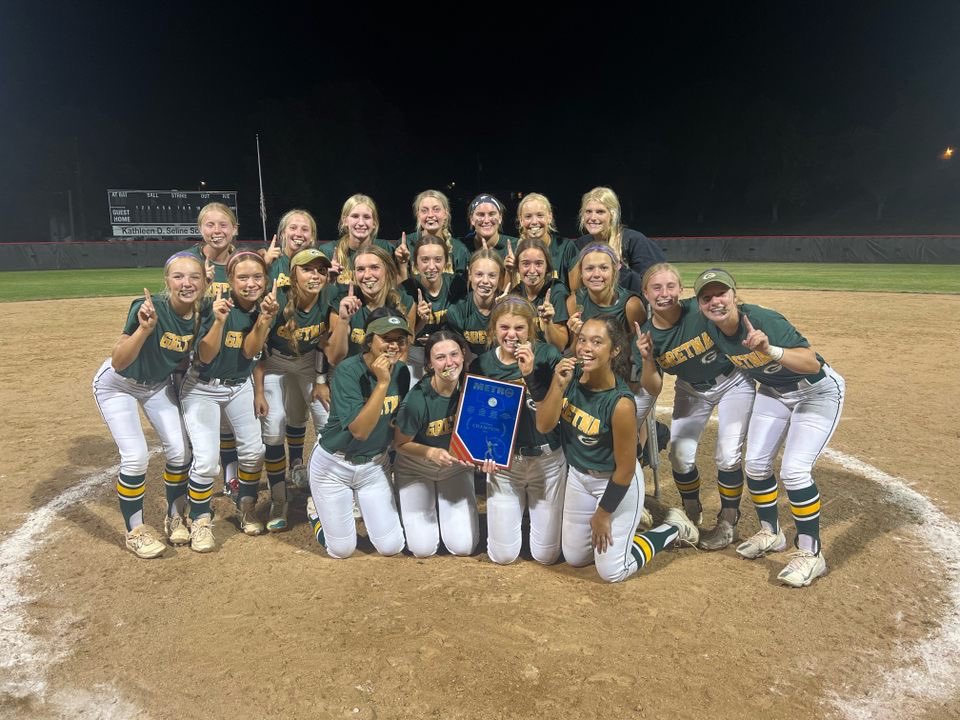 So proud of this group!Couldn’t have asked for a better family! The grit and the heart in this circle was unreal! This team will forever hold a special place in my heart! Thank you to the seniors who poured their heart into this program and left the jersey in a better place!#CLC