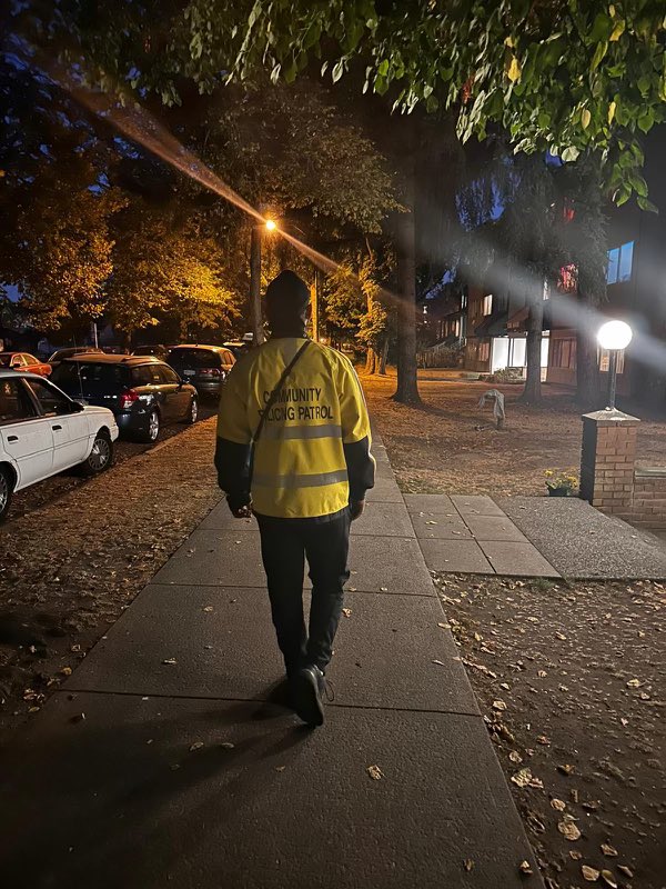 CollingwoodcpcC's tweet photo. @CollingwoodCPC:
#Future #Volunteer,
Check these pictures:
4 #patrol #Teams, @
2 #Communities,
Collingwood &
MtPleasant.
Teams were out in the Day/Night time.
These patrols happened yesterday,
All In One Day.
4 Real Patrols.
Call 604 717 2935 to join our #Team.
#WeLeadtheWay https://t.co/NyKbXBLhPB