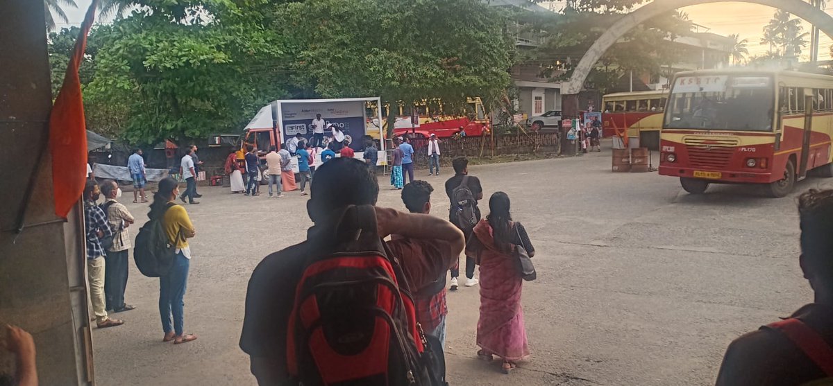 AsterMedcity14's tweet photo. Day 6 of JEEVITHAM 2022, First Aid & Trauma Awareness Roadshow held at Perumbavoor KSRTC Stand.
#emergency #befirst #firstaid #trauma #accidentcare #traumacare #emergencymedicine #jeevitham2022 #jeevitham #roadsuraksha #roadsuraksha2022 #AsterVolunteers https://t.co/k6OBQyO0Md