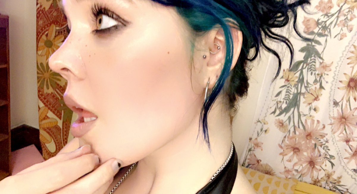 mmizner1438's tweet photo. Bratty little cumslut trying to pay for school. Subscribe to my OnlyFans to help <3
Link: https://t.co/qiLChhf9HP #onlyfansgirl #onlyfanspromo #kinky #altgirl #bdsm #slimthick #barelylegal #nudes #goodgirl #badgirl #freaky #contentcreators https://t.co/NAJdsBbwSr