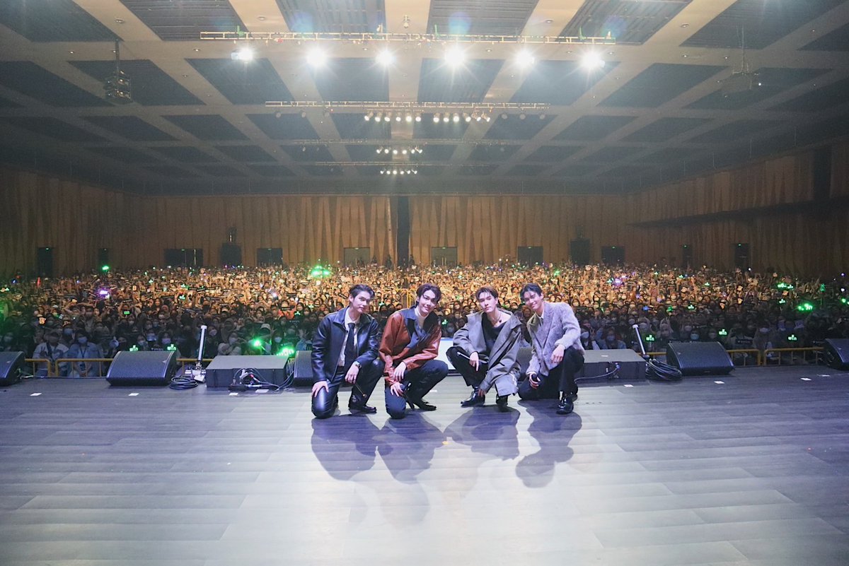 GMMTV's tweet photo. จบไปแล้วสำหรับ Shooting Star ที่จาการ์ตา ขอบคุณแฟนๆ ทุกคน ที่ต้อนรับกันอย่างอบอุ่น เป็นการเริ่มทริปทัวร์ที่ดีมากๆ ค้าบบบ~🥰 

#ShootingStarJakarta
#ShootingStarAsiaTour 
#GMMTV https://t.co/g0rMJeOmN0