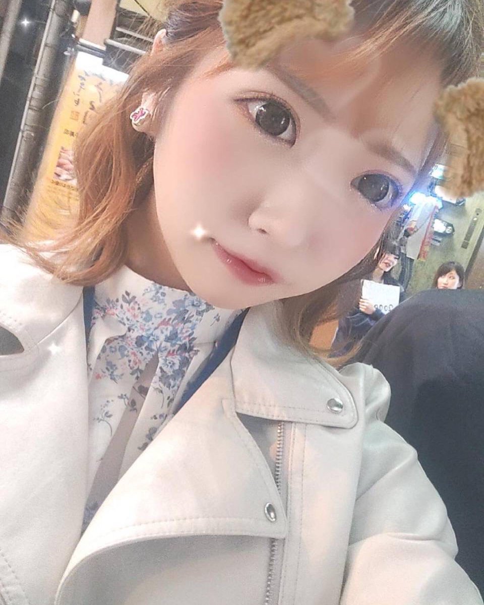 chocobo_kanda's tweet photo. 神田ガールズバーチョコボです🐤💕
今宵も張り切って営業してます！土曜日の夜に飲みたい騒ぎたい癒されたい人は集合です‼️

#神田 #ガールズバー #チョコボ #神田ガールズバー #ガールズバーチョコボ #神田ガールズバーチョコボ #体入 #ガルバ #体入 #東京 #高時給 #コンカフェ #神田 https://t.co/N0Uld4LLNP