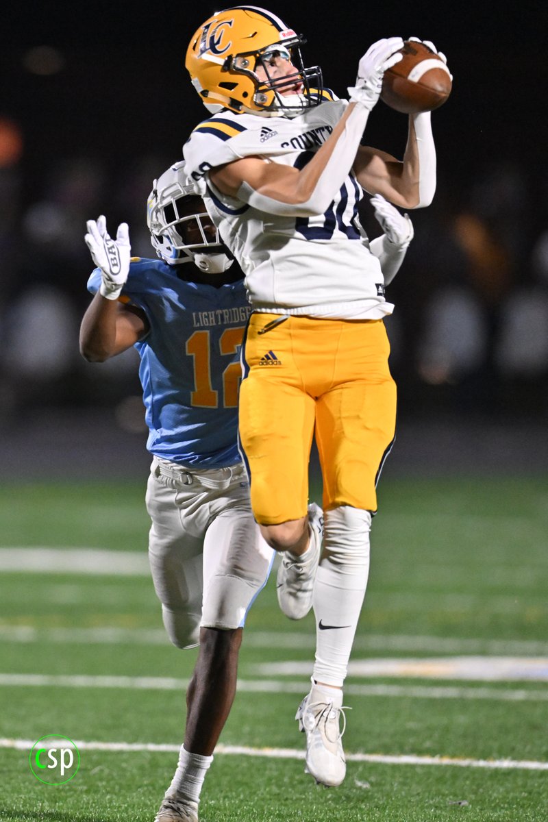 CSPSportsPage's tweet photo. Football: The Captains Win Again. Story and photos now at https://t.co/4mWHK0qq8b @countylchs @CountyChron @lchscaptains @LightridgeABC @LightridgeHS_AD @Lightridge_LCPS @VHSL_ https://t.co/hmXHuunlbi
