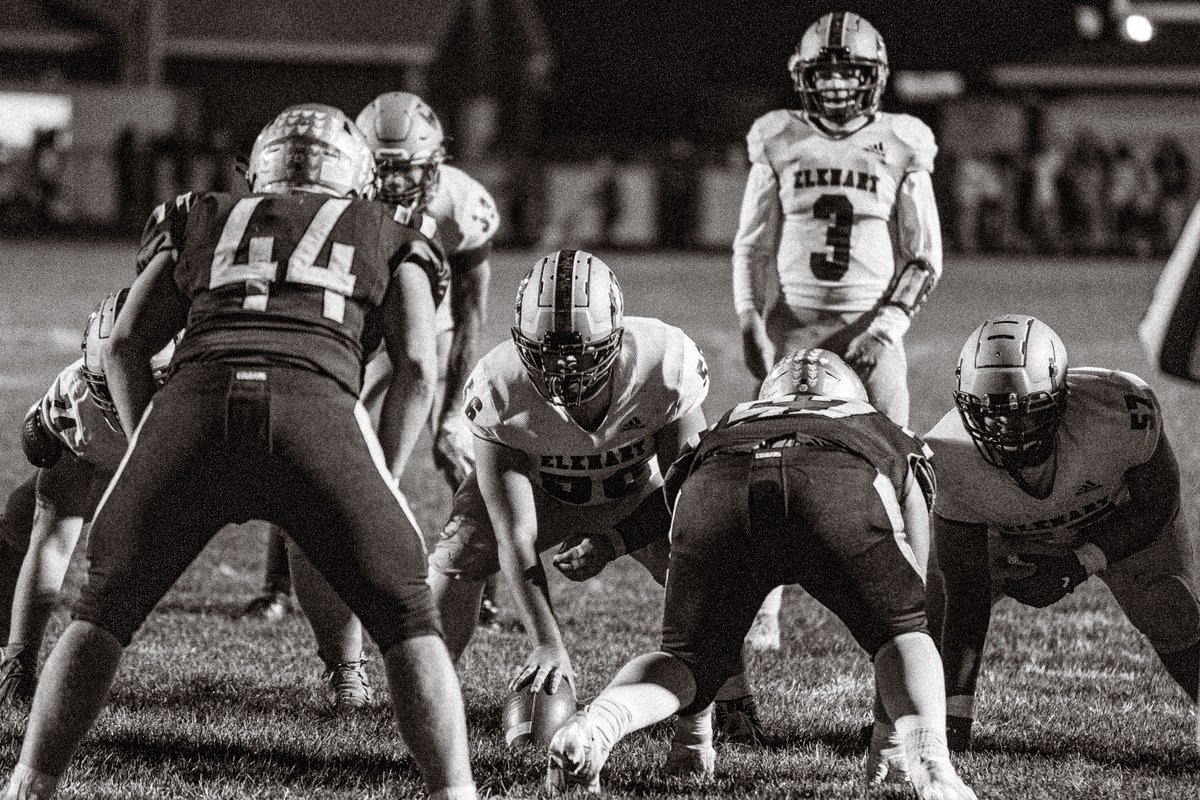 ElkhartNight's tweet photo. Shots from our Lions vs New Prairie.   Set: 2 @coachsaintlouis @ElkhartLionsFB @ElkhartHSSports @Fbtcoach @BallCoachMiller @hockeypimp17 @ElkhartClub #PTP https://t.co/YQKYyupTeY