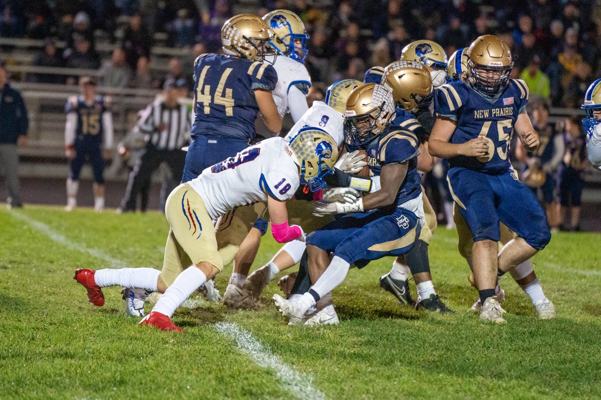 ElkhartNight's tweet photo. Shots from our Lions vs New Prairie.   Set: 2 @coachsaintlouis @ElkhartLionsFB @ElkhartHSSports @Fbtcoach @BallCoachMiller @hockeypimp17 @ElkhartClub #PTP https://t.co/YQKYyupTeY
