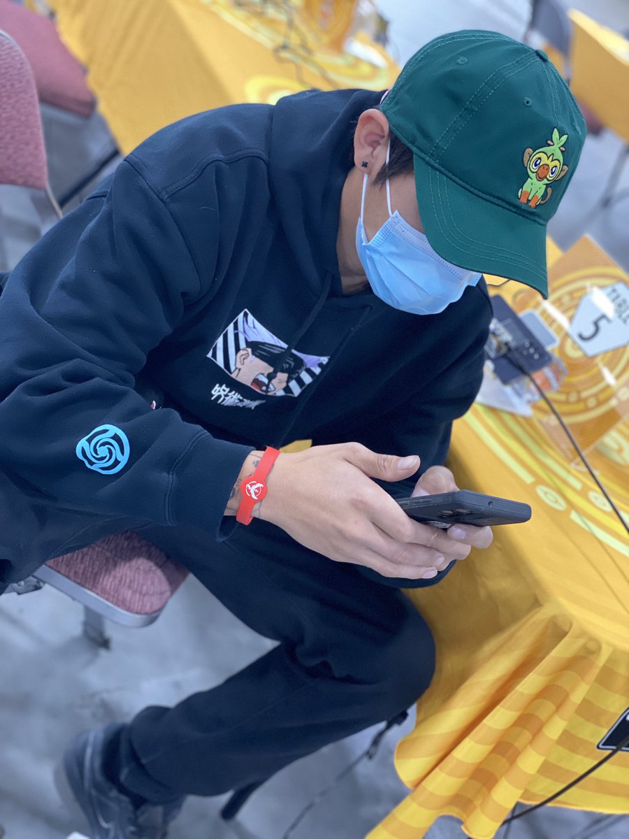 zanamarrie's tweet photo. Yay!!! We are here. Ready to battle 🖤 #PokemonGO #pokemon #regionals #slc @Seanofbillings https://t.co/XKsV8F6PDk