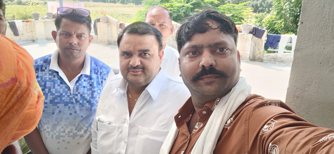 YUVAKARYAKARINI's tweet photo. @dgurjarofficial 
#धीरज_की_गौ_पदयात्रा 
आज प्रदेश भर के ग्राम पंचायत सहायकों ने संयोजक रामजीत् पटेल कोषाध्यक्ष किशोर कुमार यादव एव भीलवाड़ा जिला कार्यकारिणी 
के नेतृत्व में पैदल पदयात्रा मैं शामिल होकर संगठन की आवाज को बुलंद किया।
@ashokgehlot51 
@priyankagandhi 
@RamjeetPatel20 https://t.co/WehLyzoY3d