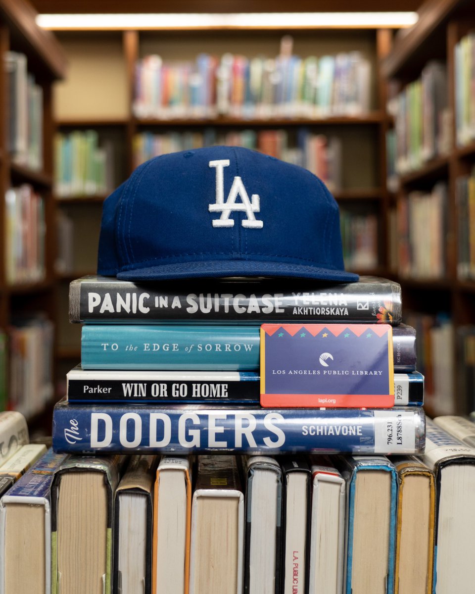crzblue's tweet photo. #NLDS Haiku
#Dodgers 1 #Padres 2

'nother RISP O-fer
has Dodgers on the brink of
elimination

Books from #lapubliclibrary
Panic in a suitcase
To the Edge of Sorrow
Win or Go Home
Dodgers

scorecards from @Mlbscorecards 
#Dodgershaiku #PetcoPark https://t.co/JnQCzE6akp