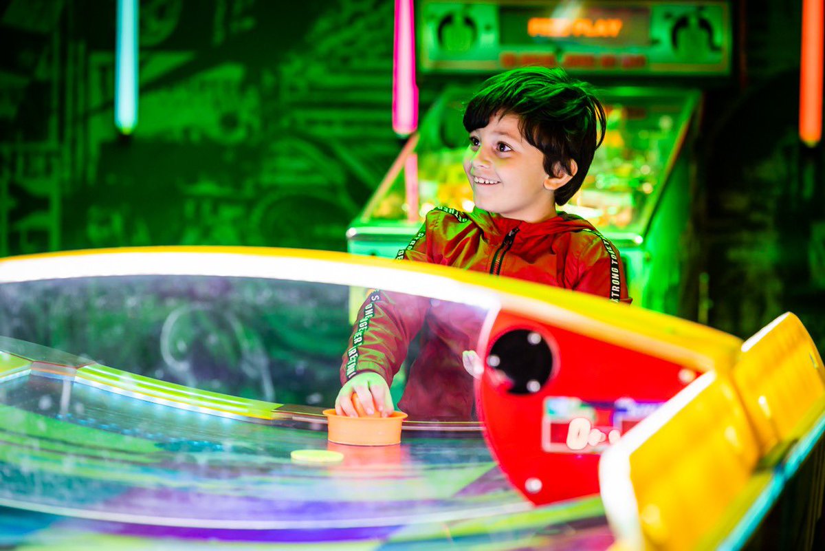 DreamHack Rotterdam is still going strong as a force! Who is enjoying it with us, or do we see you tomorrow?