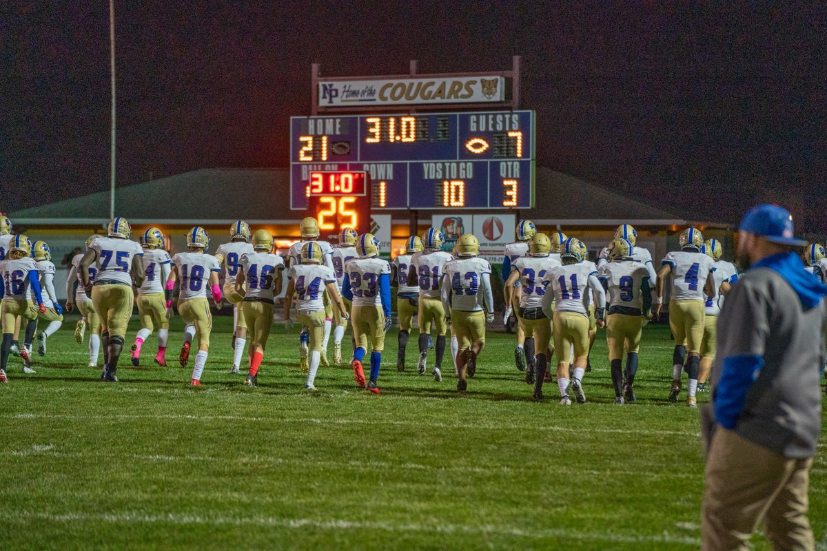 ElkhartNight's tweet photo. Shots from our Lions vs New Prairie.   Set: 3 @coachsaintlouis @ElkhartLionsFB @ElkhartHSSports @Fbtcoach @BallCoachMiller @hockeypimp17 @ElkhartClub #PTP https://t.co/cr7leVHXWx