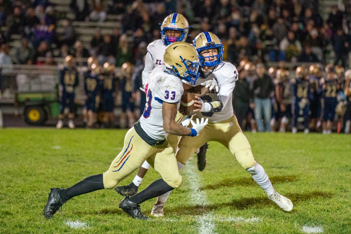 ElkhartNight's tweet photo. Shots from our Lions vs New Prairie.   Set: 4 @coachsaintlouis @ElkhartLionsFB @ElkhartHSSports @Fbtcoach @BallCoachMiller @hockeypimp17 @ElkhartClub #PTP https://t.co/umWv0aWWA2