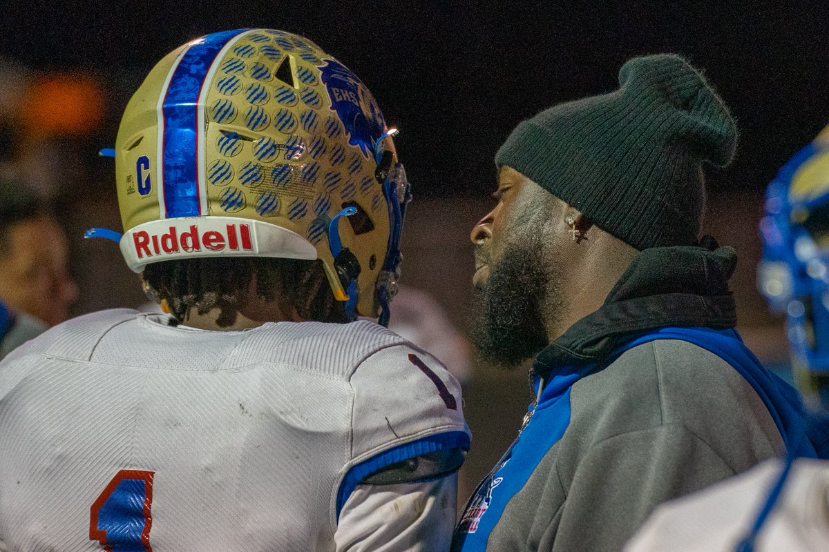 ElkhartNight's tweet photo. Shots from our Lions vs New Prairie.   Set: 6 @coachsaintlouis @ElkhartLionsFB @ElkhartHSSports @Fbtcoach @BallCoachMiller @hockeypimp17 @ElkhartClub #PTP https://t.co/7lx4EESuzC