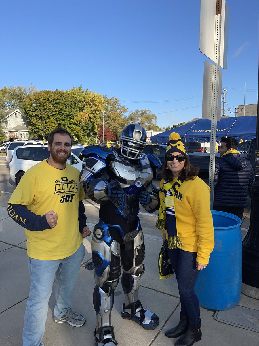 ChelseaSweet22's tweet photo. #BigHouseLive https://t.co/ROotA0GtKn
