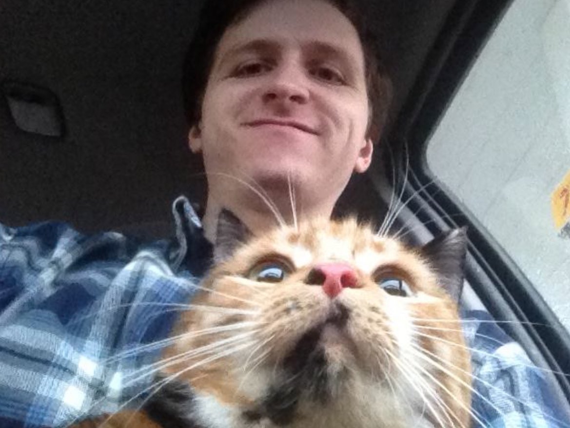 RadDiscord's tweet photo. Introducing #RadDiscord’s Co-Director of Recruitment @DavidLPayneMD, R3 #RadRes @SUNY @stonybrooku Radiology and Imaging Informatics. He makes a killer salsa👨🍳, has been playing guitar for 20 years🎸, and is obsessed with Penny🐕🦺 and Mochi🐈. #MedTwitter #RadTwitter #RadFuture https://t.co/IRuKHCAJub