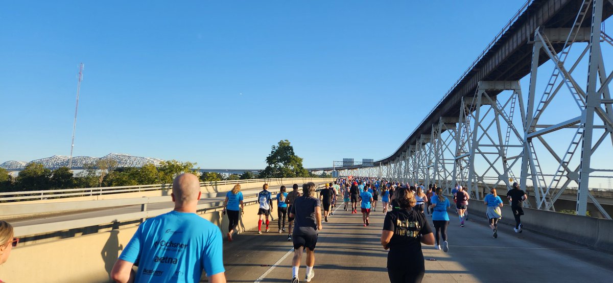 buffyanne's tweet photo. I finished &amp; didn't die considering I haven't been doing much in the way of consistent exercise outside of this week's NOTC fall training group &amp; walking around dome &amp; arena for work. 😃 #GeauxOverIt @runNOTC https://t.co/43kLjWTwp9