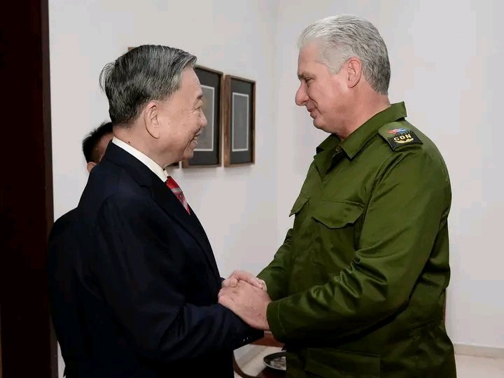 Que nadie lo dude, por #Vietnam🇻🇳 estamos dispuestos a dar hasta nuestra última gota de sangre.

Las relaciones de respeto y  solidaridad con el hermano país tuenen un elevado nivel.

#CubaVietnam