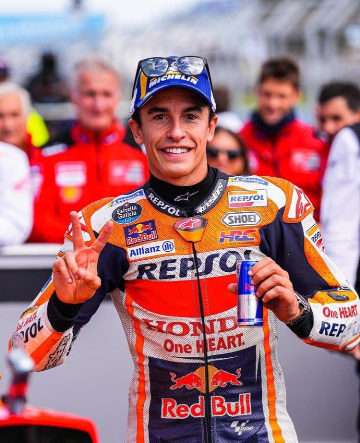 hipersephone's tweet photo. FRONT ROW!!!! START FROM P.2 FOR #AustralianGP
vamoss, byy!! ilysm. try your best and fighting for the podium 🙌👏.
#allwithmarc
#comebackstronger93
#STRON93R
#marcmarquez93
#marcmarquez
#mm93
#marcisback
#MotoGP
#MotoGP2022 https://t.co/nYjt92hzMd