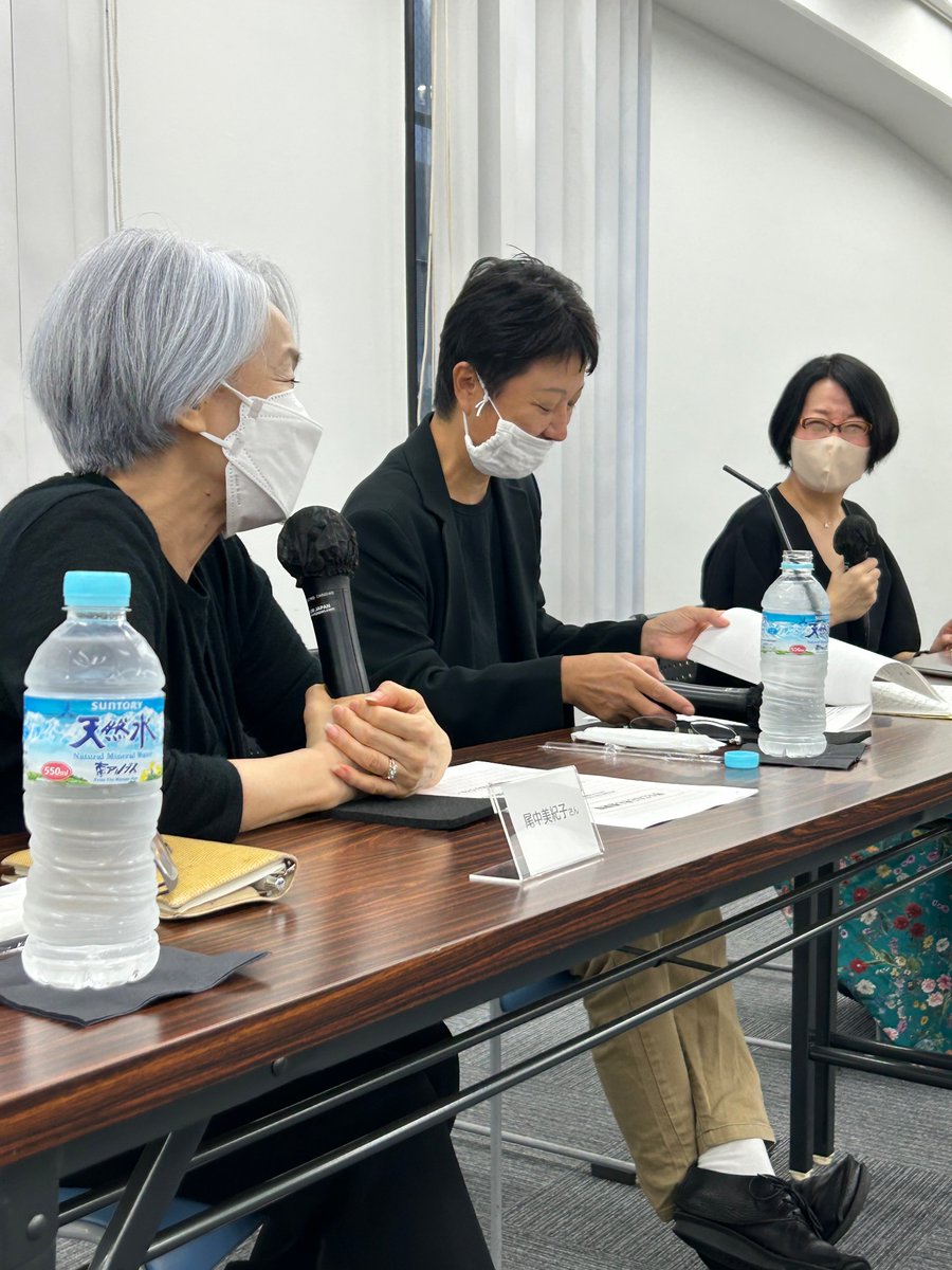 YTP2KAnAgxhqKpy's tweet image. ＃芋たこなんきん
＃芋たこなんきん感謝祭　本日無事に終了いたしました。
ドラマ再放送終了から1カ月、一時はどうなるかと思いましたが脚本の長川さん、プロデューサーの尾中さん、田辺美奈さん(聖子先生の姪御さん)、ライターの田幸さんから貴重なお話を伺えました。