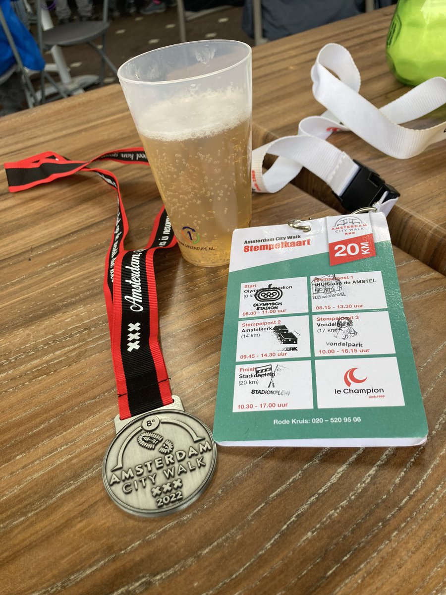Assie1601's tweet photo. Ja hoor we hebben t weer geflikt ☔️☔️🚶♀️🚶♀️🚶♀️🚶♀️@ReMu33 en ik nu genieten v ons biertje 🍻🎉😂😂😂 #ACW22 @amsterdamcitywalk https://t.co/HrzepR82DX