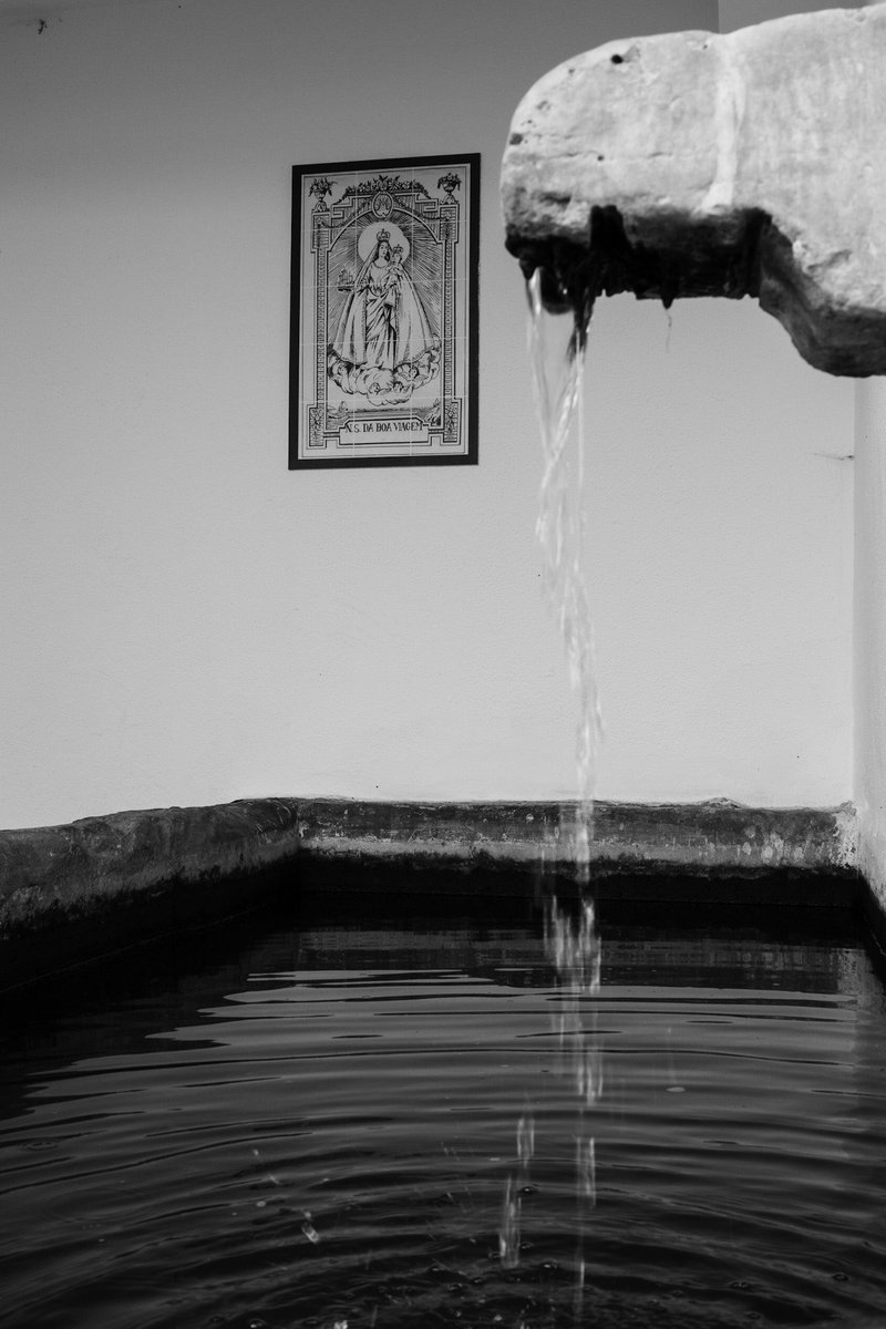 Fonte da Lua
#Monochrome 
#streetphotography
#ricohgriiix