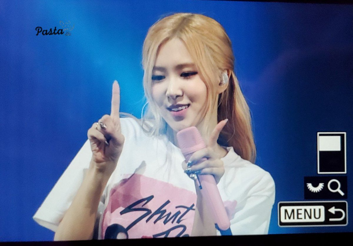 Chaeyoung ahhhhh ❤️🌹🐿️
#ROSÉ #로제