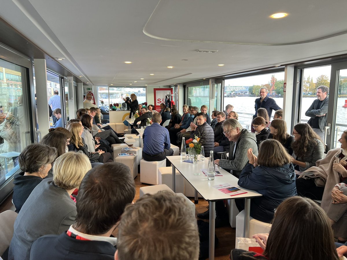 TheProgressives's tweet photo. We can have a good future only if we achieve gender equality! ๐ช
Thank you all for having followed our events in #Berlin.
#Progressives4Europe https://t.co/TIWEGotmIo