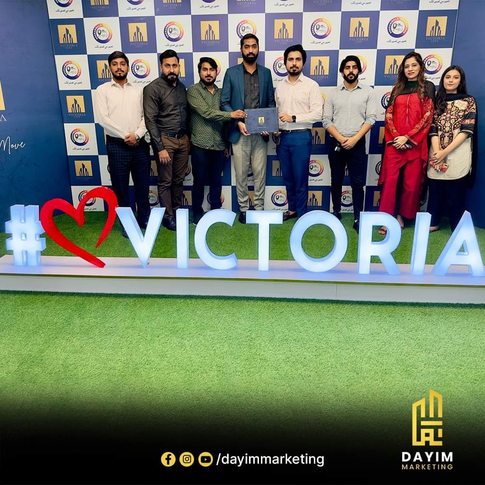 DayimMarketing's tweet photo. A huge Thanks to Mr. Farhan Subhani Sahab (Head of Sales) of Victoria City for inviting CEO Waleed Ahmad and his team of Dayim Marketing to the briefing event of an upcoming new Deals of Victoria City.
#Realestate #victoriacity #property #newdeal #meetup #Dayimmarketing https://t.co/Va2klEfymM