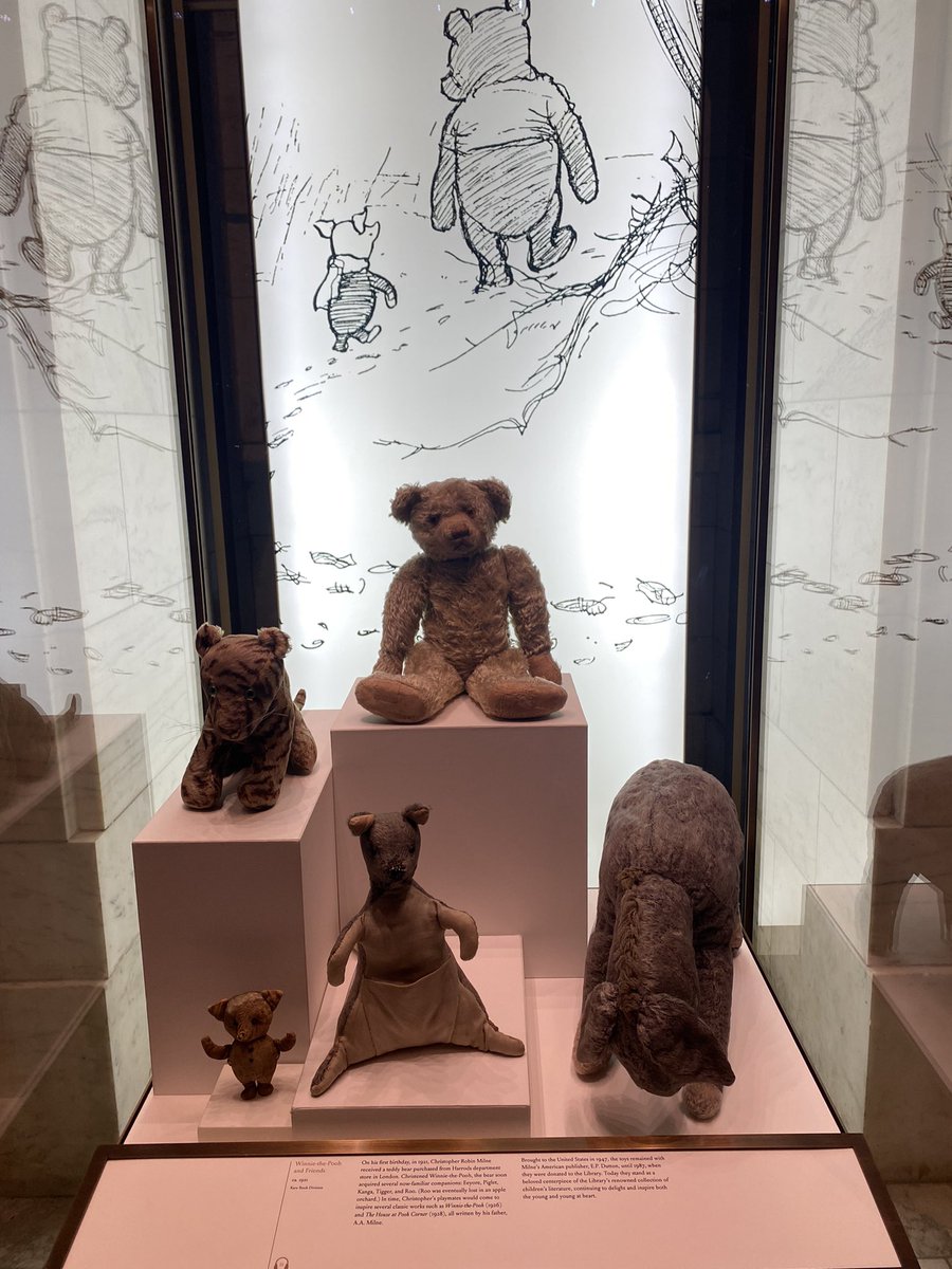 BartMeese's tweet photo. Laatste uren hier en even de originele Winnie de Poeh gaan checken in de #NYLibrary https://t.co/hqgQMhlzwQ