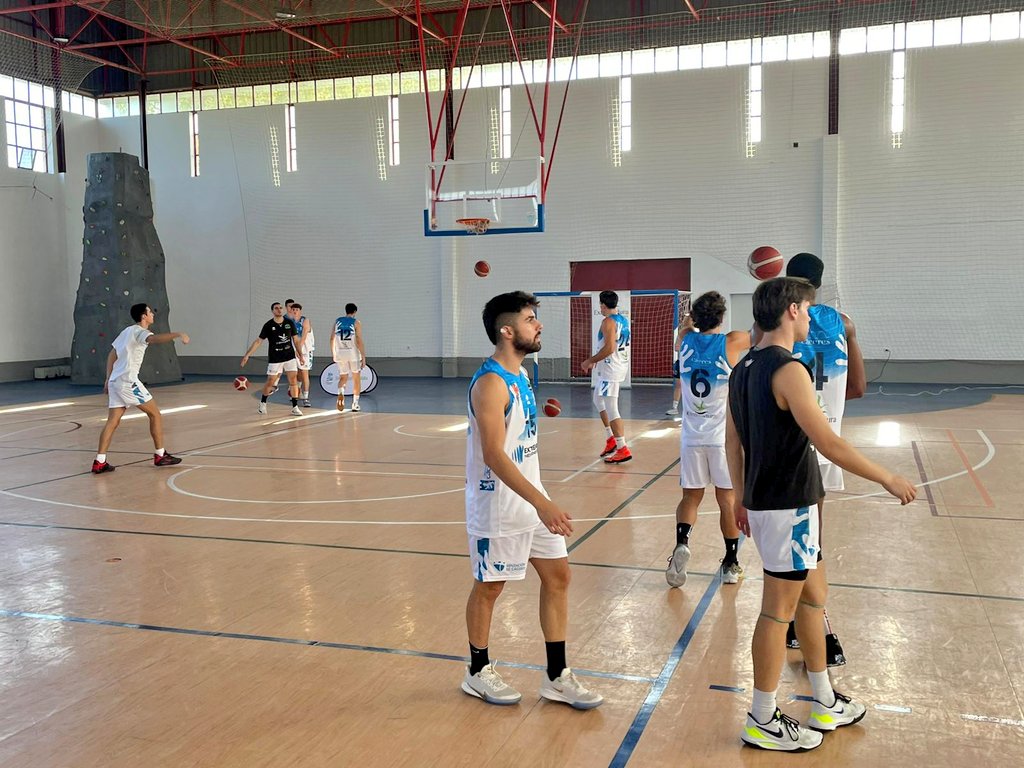 🏆 COPA EXTREMADURA MASCULINA

🥉 3er-4º puesto
⏰ 17:00
📍 Pab. Adolfo Suárez <a href="/AytoMoralejaCC/">Ayto. Moraleja (CC)</a>

💨💨 Calentando motores...

🟢⚪ Modular <a href="/AdMoraleja1994/">AD Moraleja CB</a>
🆚
🟢⚫ Torta del Casar <a href="/Caceres_Basket/">CacerEsBasket</a>

📊📲 App AFICIÓN FExB 

@DXTextremadura
#TeProponemosBaloncesto