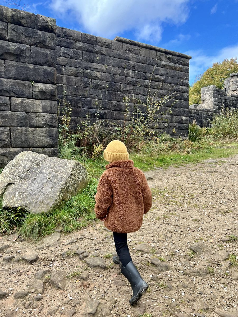 AmyBlythe_'s tweet photo. @CCCRPrimary Rupert enjoying his listening walk, he could hear birds, water, crunchy leaves and his sister! 🌿🍁 #foundationclass #homework https://t.co/xJkDPsJKXs