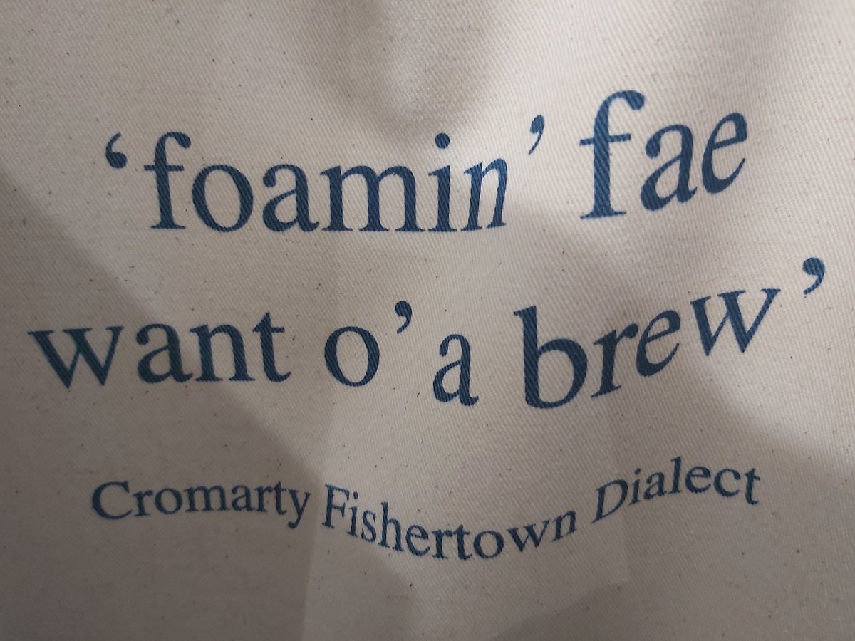 veewalkerwrites's tweet photo. Sold one or two of these #Cromarty #Fishertoun aprons this week - but who knows what this phrase means, #twitterati? #CromartyCourthouse https://t.co/5sSoIeBxPZ
