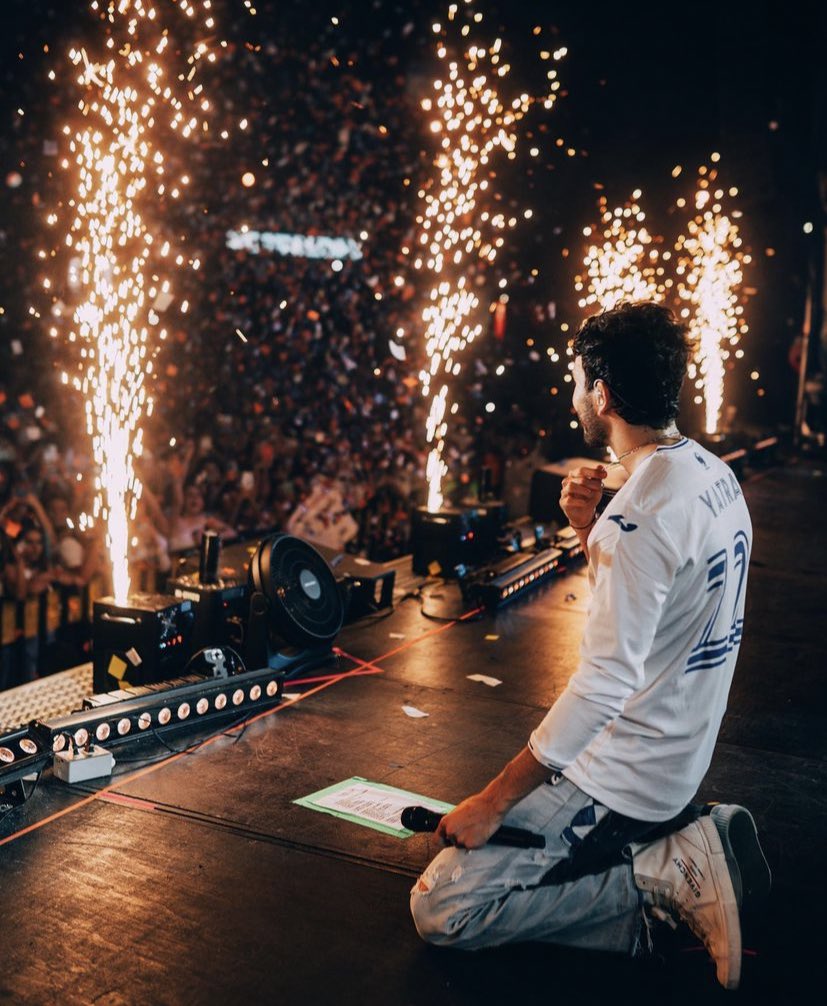 mattisdiva's tweet photo. que todo lo lindo y bueno que te mereces llegue a tu vida este día y se quede contigo para siempre. tu música y a vos es donde voy cuando siento que no puedo más, feliz cumpleaños mi amor 🤍 @SebastianYatra https://t.co/QuFMskUkb1