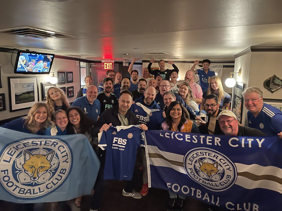 NewYorkFoxes's tweet photo. Foxes from California to Leicester, and everywhere in between, representing in Philly this weekend! #lcfc #usfoxes #MyPLMorning @philly_foxes @USFoxes @SDFoxes @DMV_Foxes @TexasFoxes @macca70_lcfc https://t.co/NcjKY7c2ln