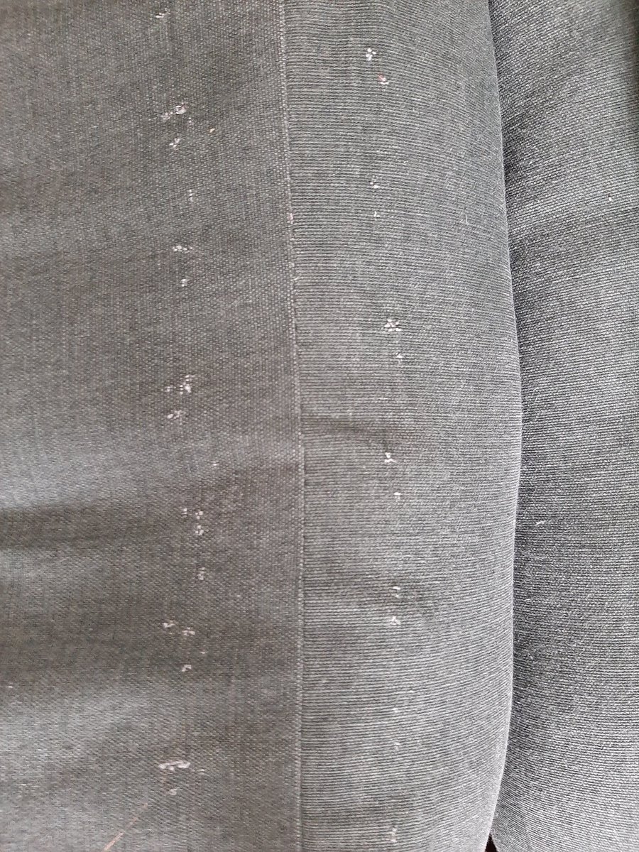 LaureDrouin's tweet photo. Os aconsejo que no compréis nunca nada en la web de @SklumLoveDesign, compramos un sofá, al mes ya estaba completamente deshecho, hoy está deshecho por todas partes, pagamos 600 euros y lo único que nos ofrece son 80 euros mientras que está garantizado 3 años. #Dóndeestáelrespeto https://t.co/kd99Mn4nZT