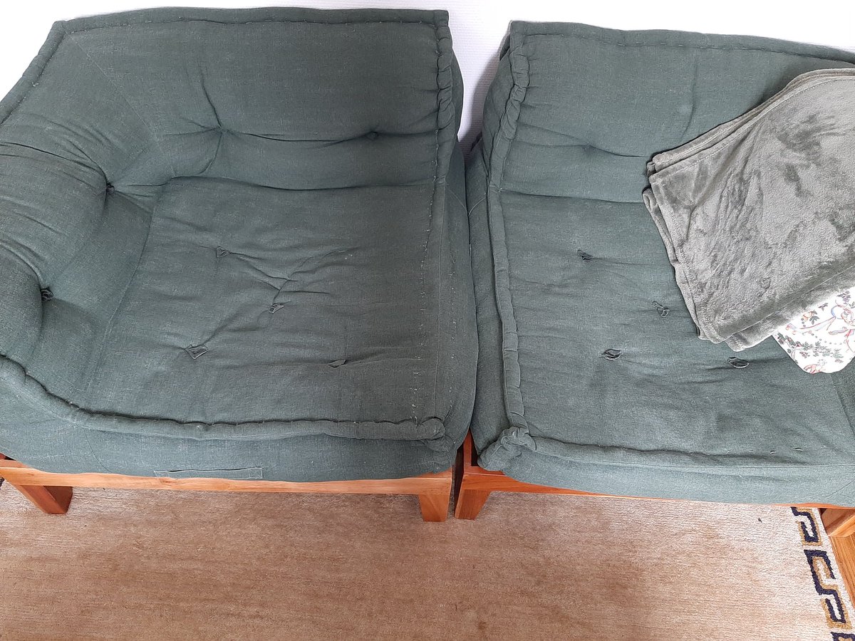 LaureDrouin's tweet photo. Os aconsejo que no compréis nunca nada en la web de @SklumLoveDesign, compramos un sofá, al mes ya estaba completamente deshecho, hoy está deshecho por todas partes, pagamos 600 euros y lo único que nos ofrece son 80 euros mientras que está garantizado 3 años. #Dóndeestáelrespeto https://t.co/kd99Mn4nZT