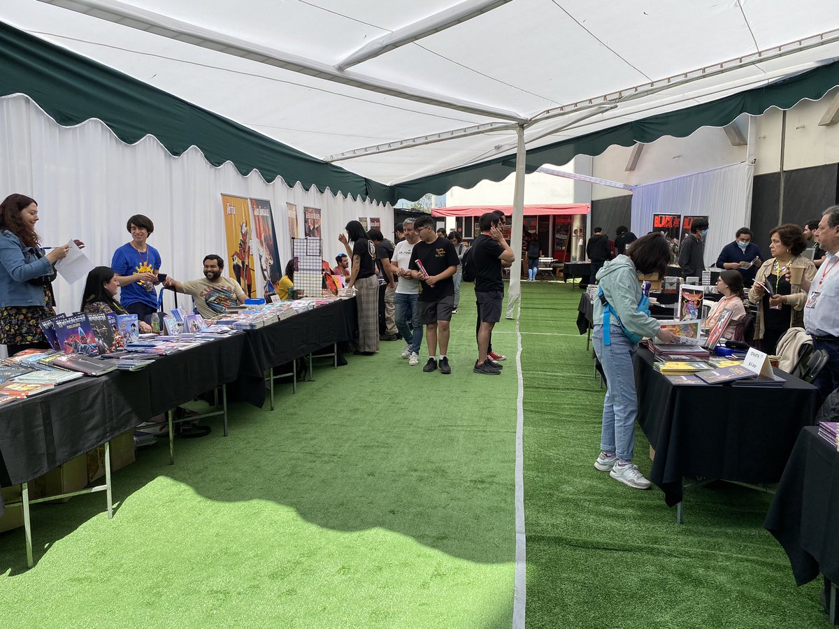 SantotomasSJ's tweet photo. Ya comenzamos a vivir el FIC Santiago 2022 en nuestra sede Santo Tomás San Joaquín la entrada es liberada y puedes ver charlas, stand de cómics y otras actividades! 💥@UST_Santiago @FICSantiago https://t.co/MQOGmvSVmh