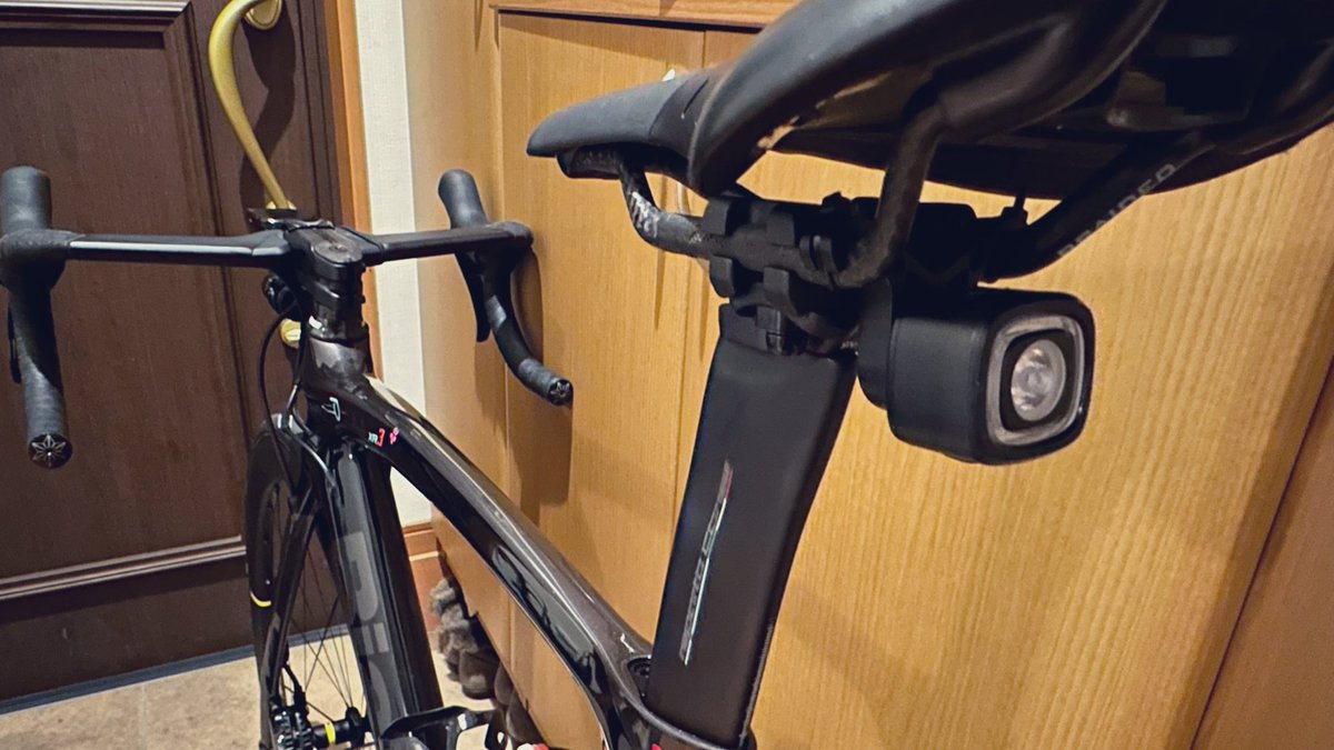 JediMYuRaRa's tweet photo. 明日こそは走れそう…だよな

#bianchi #COUNTERVAIL #oltrexr3 #shimano #オルトレxr3 #シマノ
 #パールイズミ
 #ビアンキ
 #ロードバイクのある風景 #ロードバイク乗りと繋がりたい #ロードバイク https://t.co/PRagZiLd5W