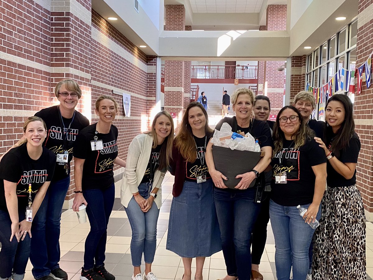 JenniferBaek3's tweet photo. Celebration continues for Mrs. Koop! Happy Principal’s Month.❤️ 
You are so loved and respected by your staff!! 
@SmithMS_CFISD @SmithPrincipal1 @MrsGinaWang1 @HeatherPinones @MrsPruitt4 @LlamaTeaches6th @LongoriaKathryn https://t.co/0AOMSsZ5Yu