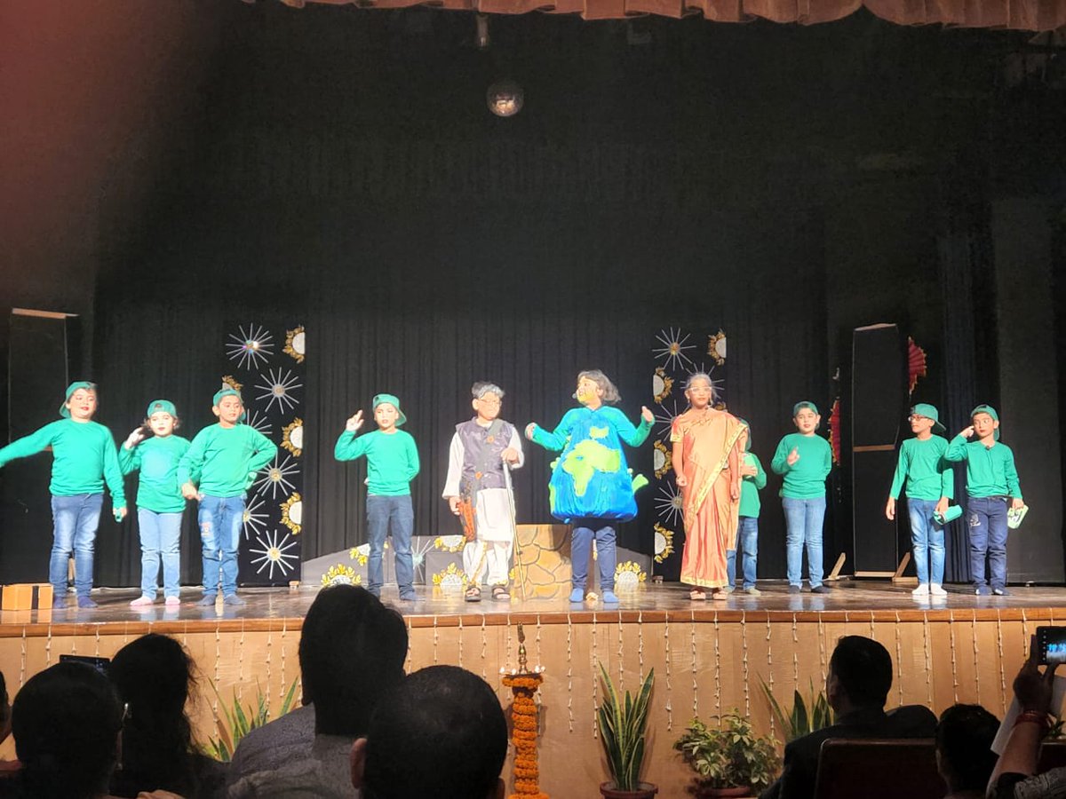 PublicAhlcon's tweet photo. #Anugoonj2022 The message was loud and clear which was reciprocated by us based on SDG' & Reduce Recycle and Reuse by powerful Skit performance of Ahlconians of Primary Dept. @PublicAhlcon @ashokkp @Ahlconpublic1 @sanjeevbansal06 @MamthaSays @seemasoniaps @GanguliKuhu @JyotiNau https://t.co/SEHZo0bfMh