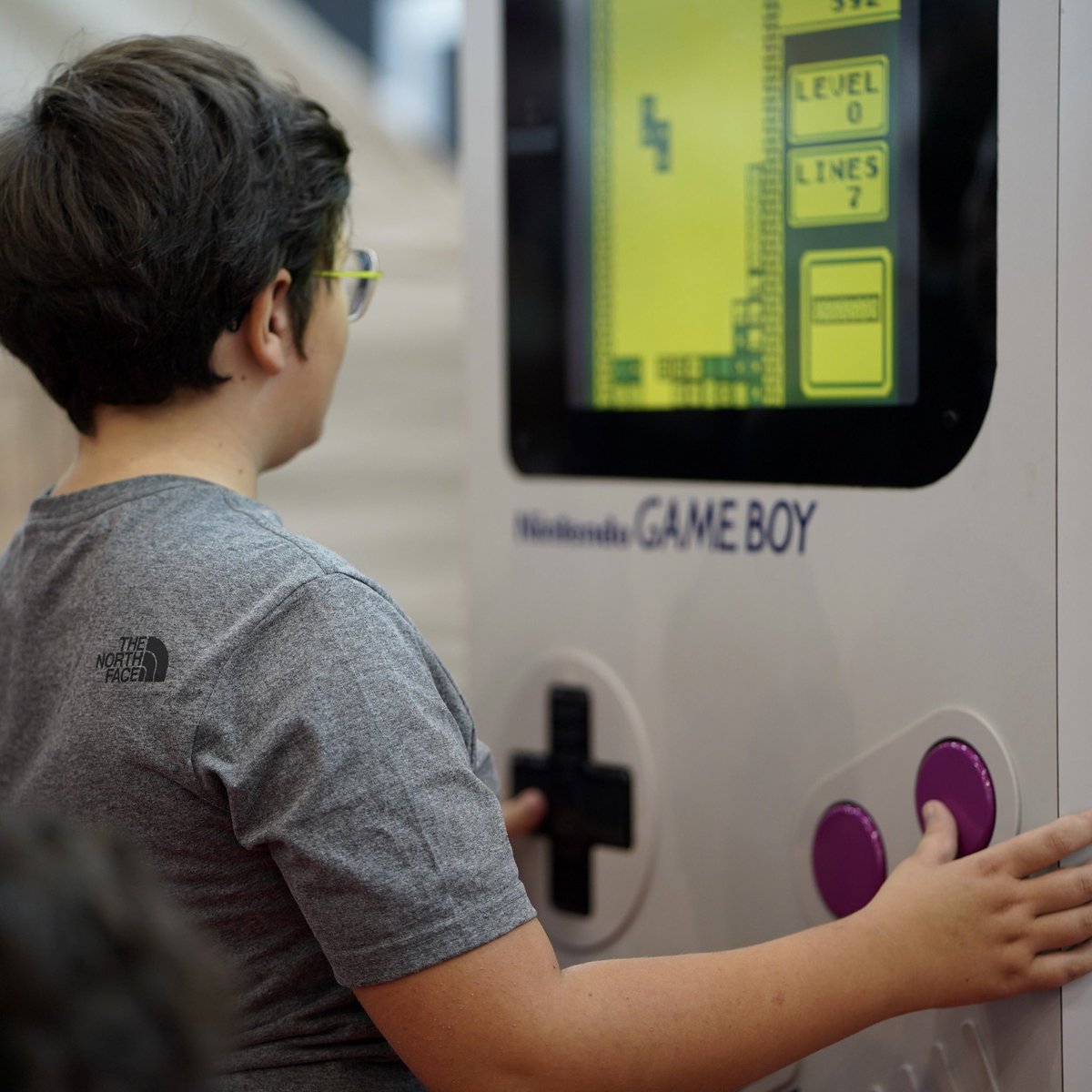 GeekDaysShow's tweet photo. Venez découvrir le stand de @resetxp en partenariat avec la @CroixRouge et leurs jeux sur le thème de la santé ! 💪 Une belle opération solidaire pour mettre en avant le secours aux personnes. 👏 #geek #geekdays #geekdayscaen #caen #retro #jeuvideo #gaming #retrogaming #resetxp https://t.co/DOQsF98M98