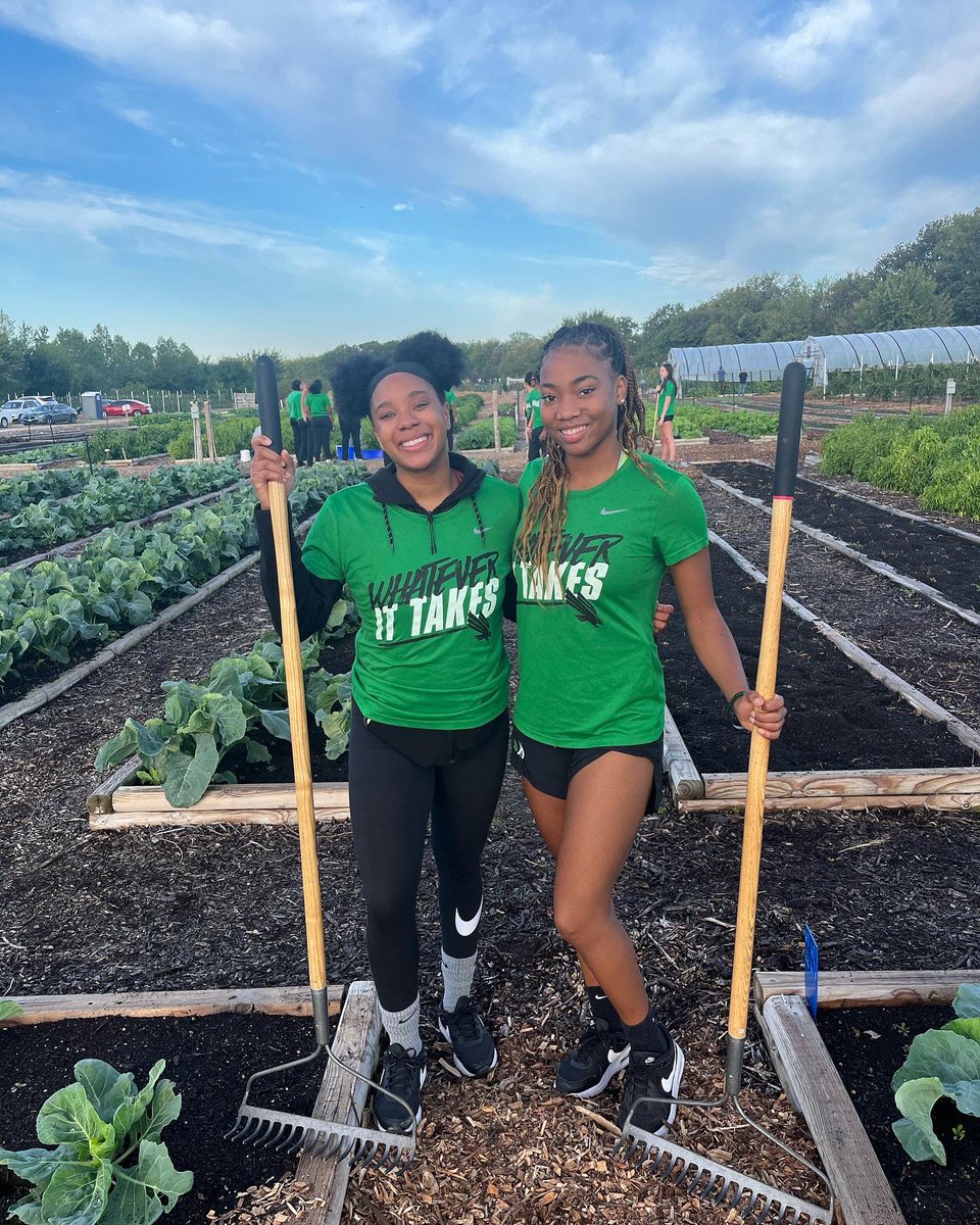 MeanGreenWBB's tweet image. Had a great time out at Shiloh Field Community Garden this morning! Love giving back to the community any way we can ❤️

#GMG