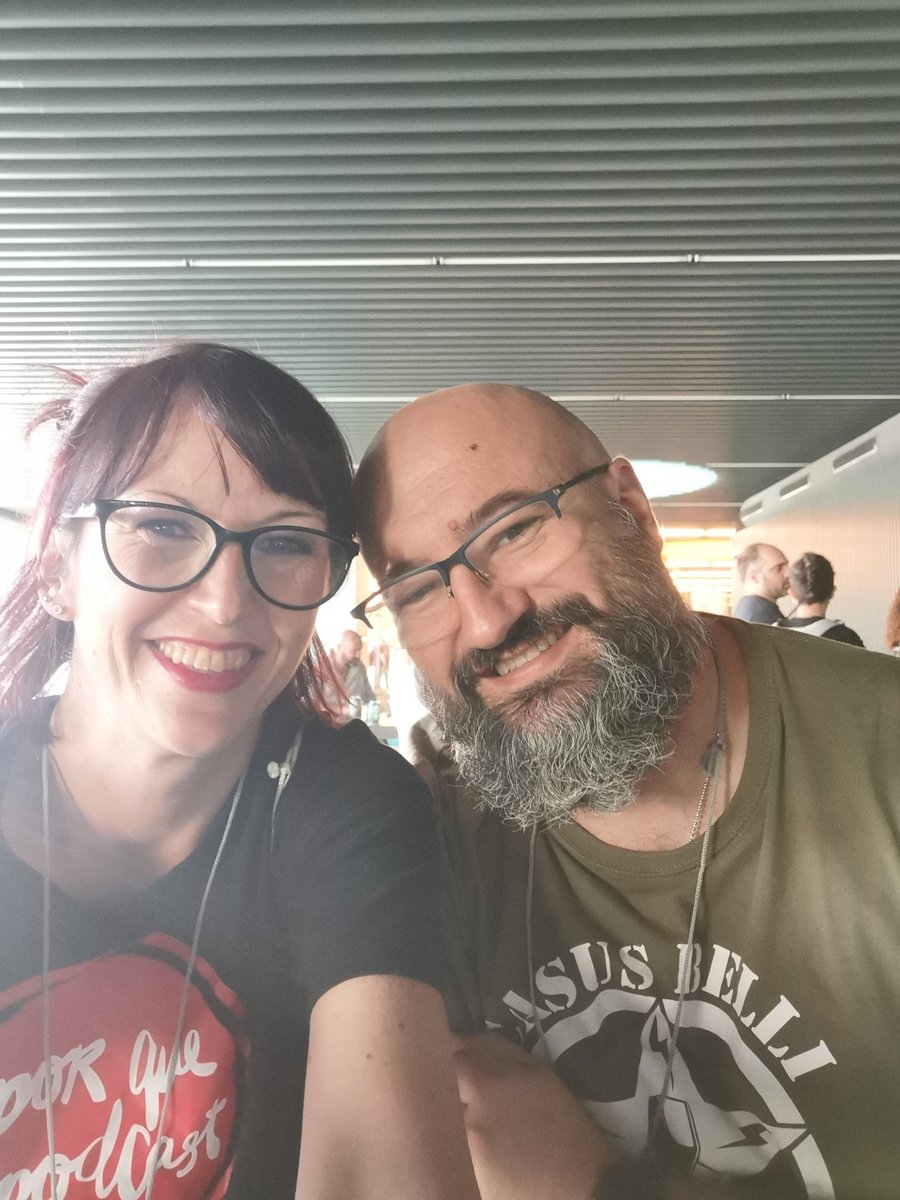 patinadora's tweet photo. Me ha faltado mucha gente aquí pero me llevo unos muy buenos y esperados reencuentros en las #jpod22 ❤️ https://t.co/uOLNmKrlaQ