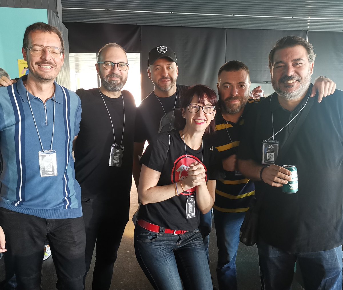 patinadora's tweet photo. Me ha faltado mucha gente aquí pero me llevo unos muy buenos y esperados reencuentros en las #jpod22 ❤️ https://t.co/uOLNmKrlaQ