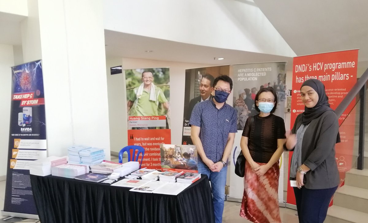 ChungHanYang2's tweet photo. Great to see #Ravidasvir progressing into a new milestone today, now recommended as the main choice of DAA for PLHIV in 🇲🇾  thanks to our Storm-C PI &amp; expert @drsstan. Read more on the guideline: https://t.co/KbRVX2rEeU https://t.co/wj8pG7GUK3