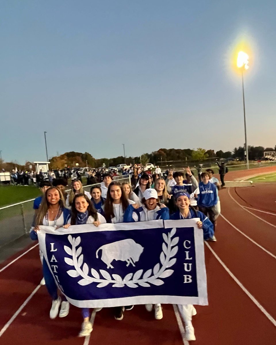 Bison_Caeruleus's tweet photo. Shaker Latin Club marched in the Homecoming Parade!!!! The banner flew proudly with the Latin Family surrounding it!!! 💯🤩💙🤍🐂🏺🏛️ https://t.co/MuIflTHUGb