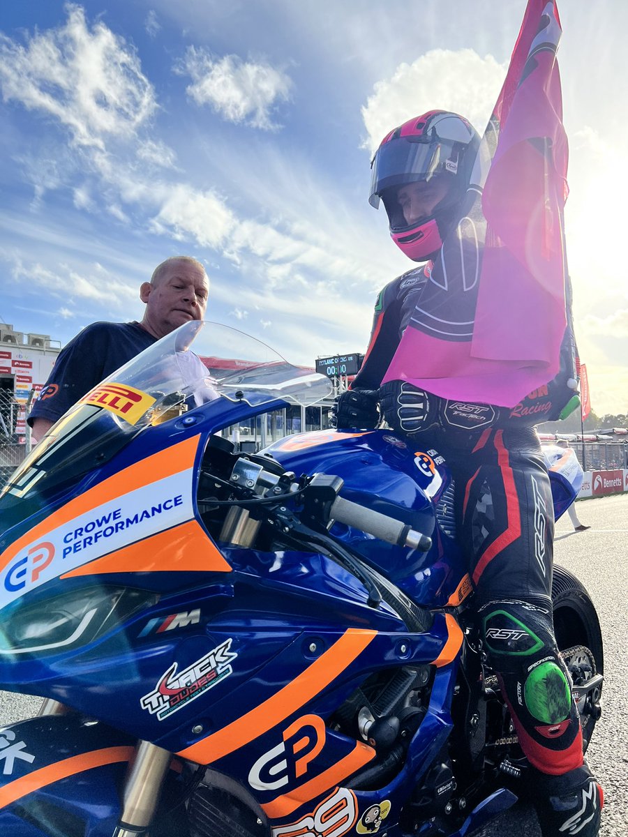 Leading away the opening <a href="/OfficialBSB/">British Superbike Championship</a> race will be <a href="/DomHerbertson/">Dominic</a> on Chrissy’s 2020 Championship winning machine! 💙🧡👊🏻

#BrandsBSBFinale